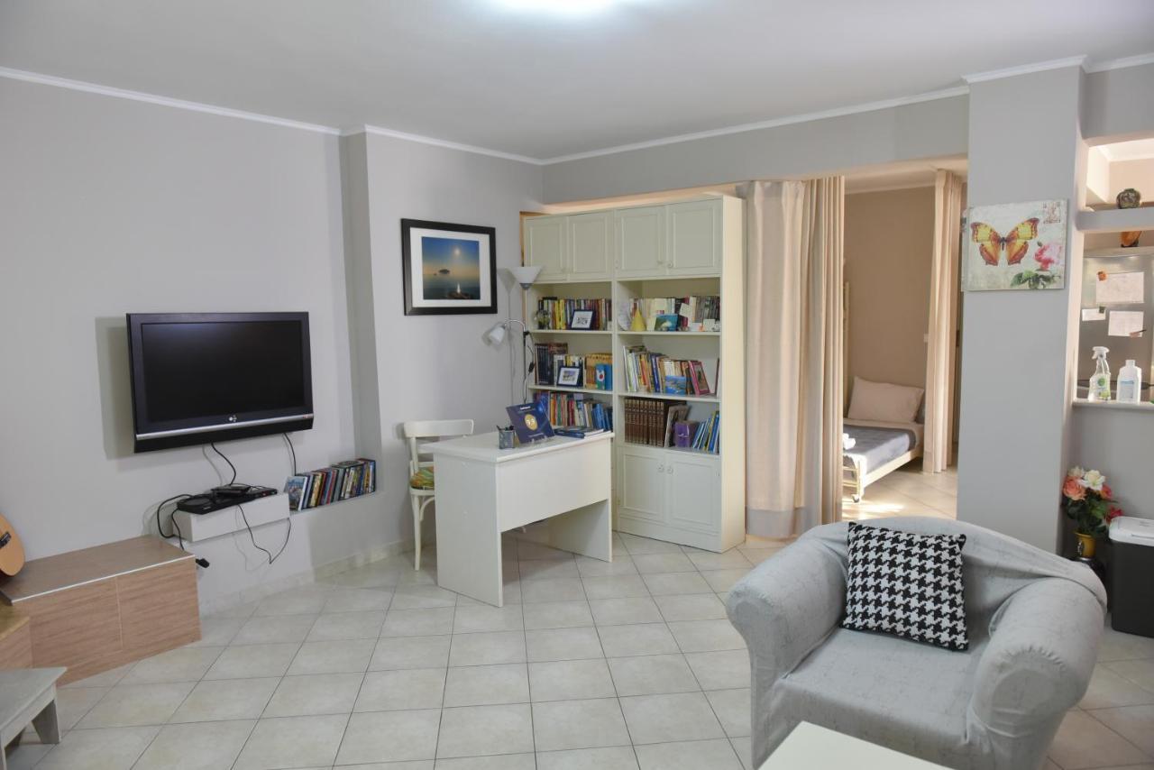 Fanis Apartment *