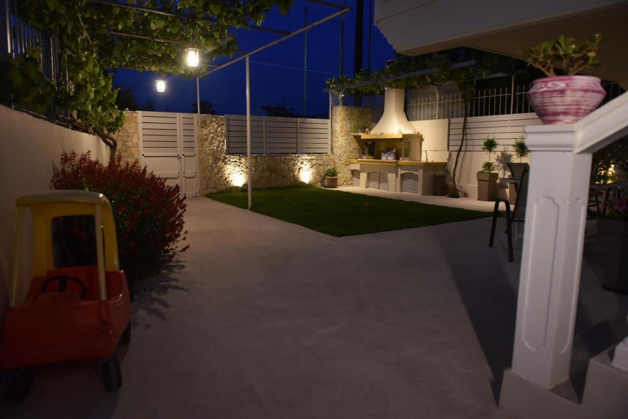 Fanis Apartment *