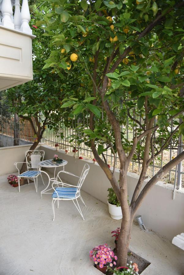 Fanis Apartment *