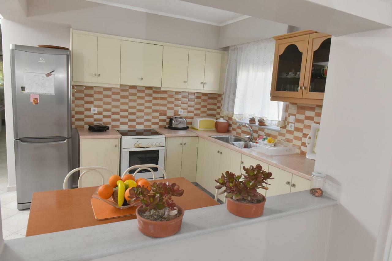 Fanis Apartment *